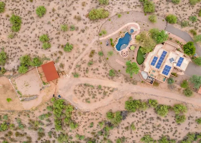 Holiday home Stunning Secluded Ranch, Sleeps 6 Comfortably, Pool & Jacuzzi *