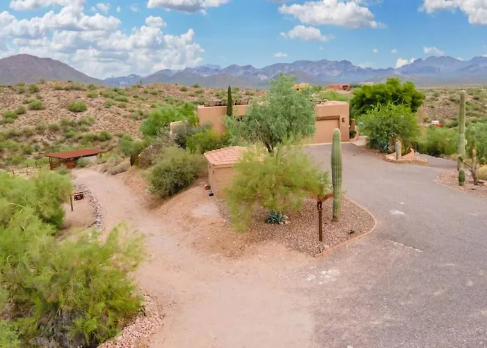 Stunning Secluded Ranch, Sleeps 6 Comfortably, Pool & Jacuzzi * Fountain Hills