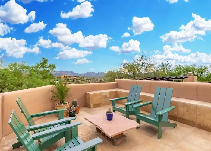 Stunning Secluded Ranch, Sleeps 6 Comfortably, Pool & Jacuzzi *