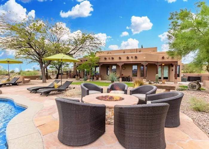Stunning Secluded Ranch, Sleeps 6 Comfortably, Pool & Jacuzzi