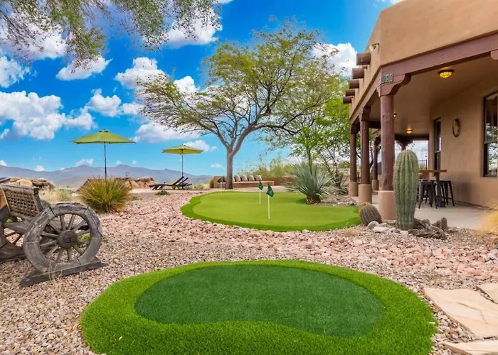 Stunning Secluded Ranch, Sleeps 6 Comfortably, Pool & Jacuzzi Holiday home *