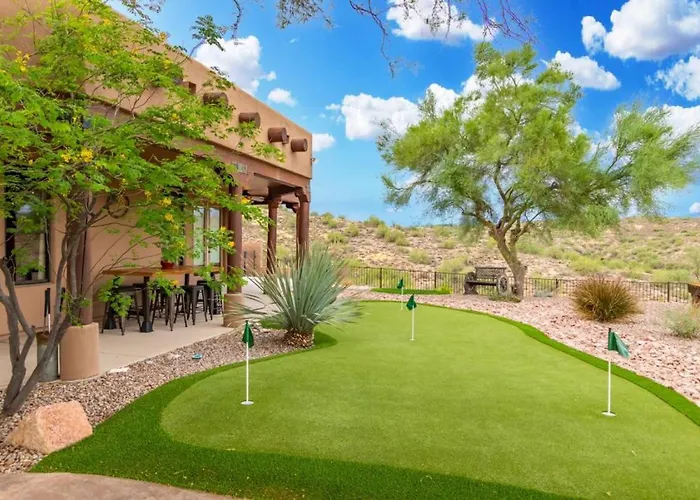 Stunning Secluded Ranch, Sleeps 6 Comfortably, Pool & Jacuzzi Holiday home
