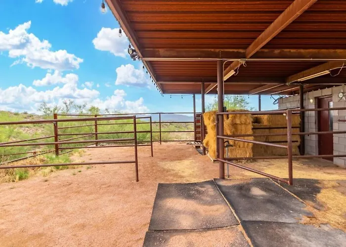 Stunning Secluded Ranch, Sleeps 6 Comfortably, Pool & Jacuzzi Fountain Hills