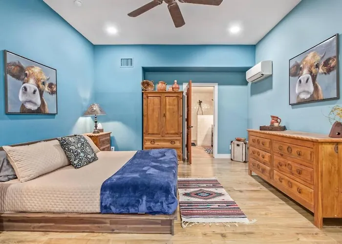 Holiday home Stunning Secluded Ranch, Sleeps 6 Comfortably, Pool & Jacuzzi