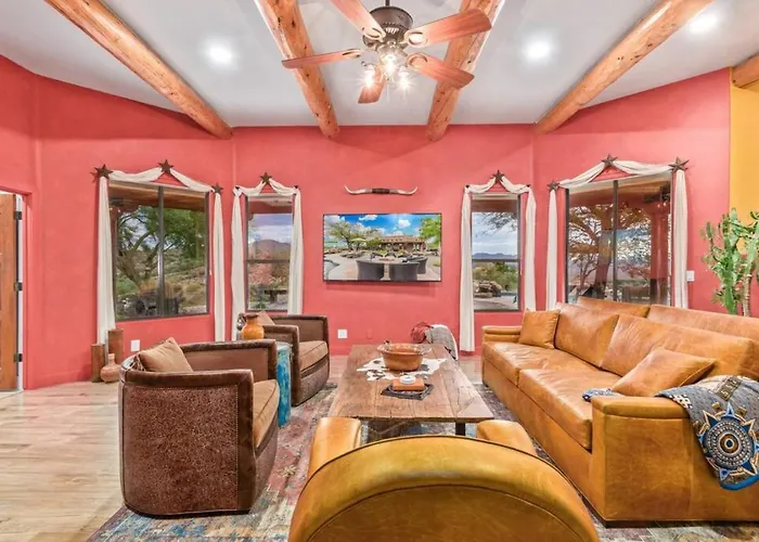 Stunning Secluded Ranch, Sleeps 6 Comfortably, Pool & Jacuzzi Fountain Hills